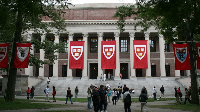 125 sinh viên ĐH Harvard gian lận thi cử